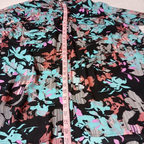 Boutique Brand, Plus Size 3X, Button Down blouse, Multi-Colored, Lovely, Light - Picture 13 of 16